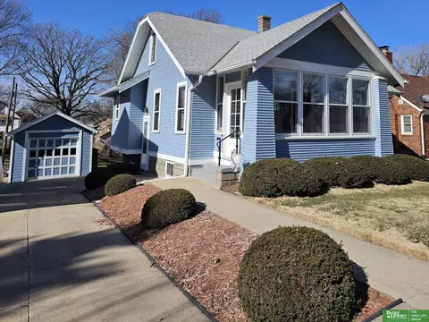 3318 N 58 St, Omaha, NE 68104