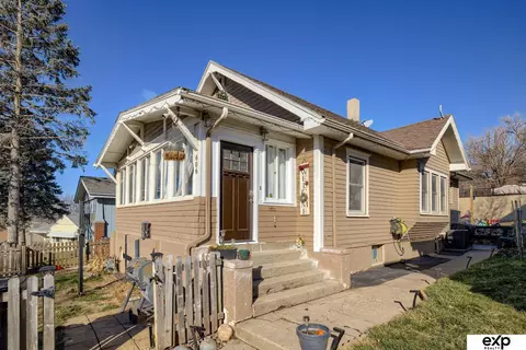 606 Wilson Ave, Council Bluffs, IA 51503