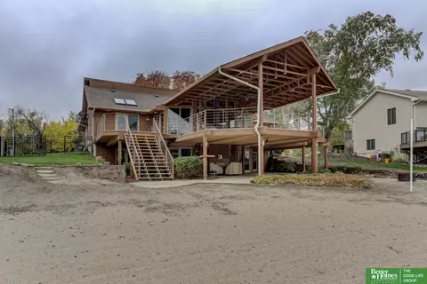 8212 Kauai Dr, Papillion, NE 68046