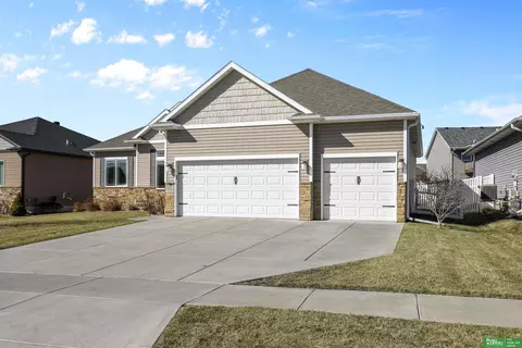 1151 N 97th St, Lincoln, NE 68505