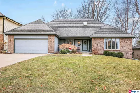 15713 Hickory St, Omaha, NE 68130