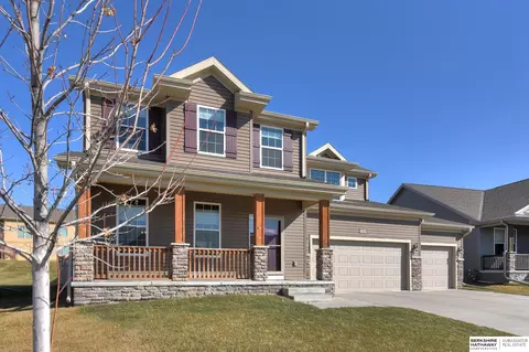 7215 S 184th St, Omaha, NE 68136