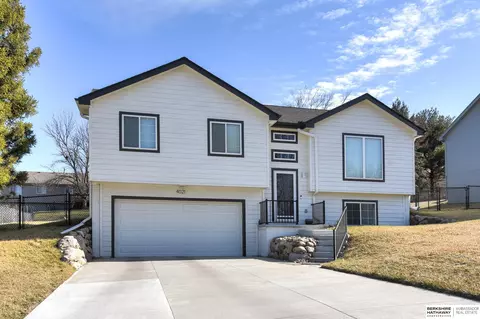 4021 N 212th St, Omaha, NE 68022