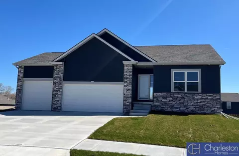 21155 Meredith Ave, Elkhorn, NE 68022
