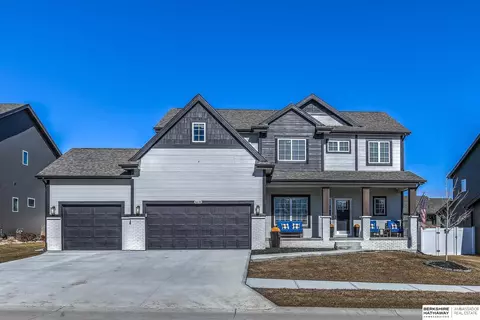 16630 Whitmore St, Bennington, NE 68007