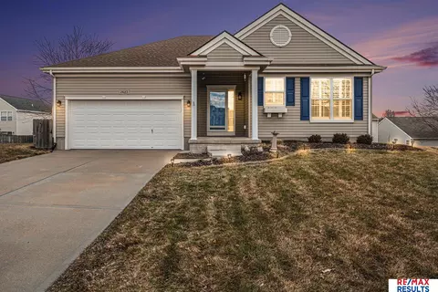 2623 N 164 Cir, Omaha, NE 68116