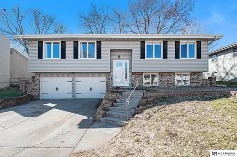 10505 V St, Omaha, NE 68127