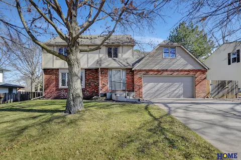 5520 Bison Dr, Lincoln, NE 68516