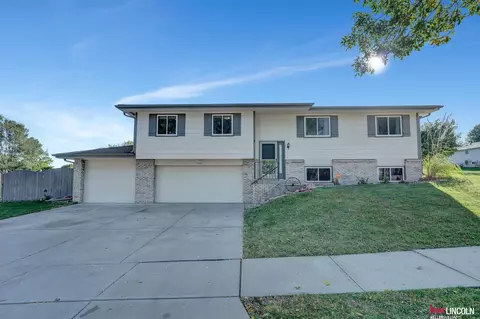 5448 S 82nd St, Lincoln, NE 68516