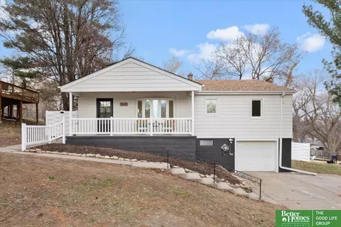 7626 Bedford Ave, Omaha, NE 68134