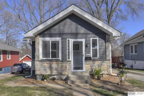 2407 N 60 St, Omaha, NE 68104