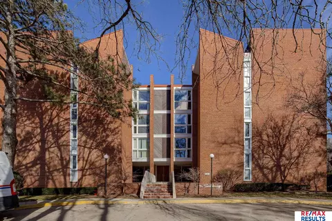 3702 Jackson St #P03, Omaha, NE 68105
