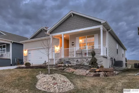 17504 Potter St, Bennington, NE 68007