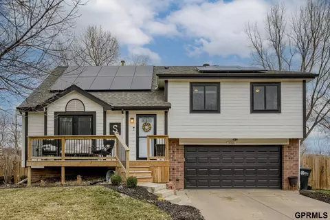 20116 Gateway Rd, Elkhorn, NE 68022