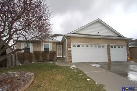 4536 W Chitwood Ln, Lincoln, NE 68528
