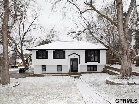 4924 S 157 St, Omaha, NE 68135