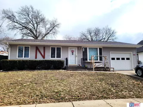 632 N 8th St, Seward, NE 68434