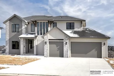2737 N 181 St, Elkhorn, NE 68022