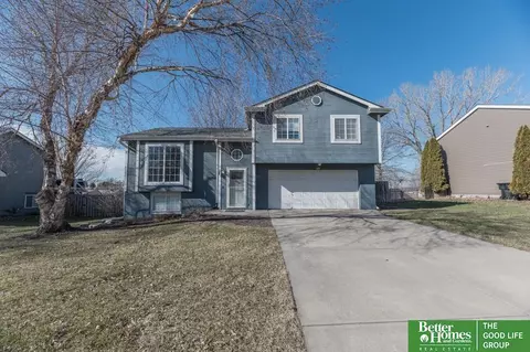 1112 Conestoga Rd, Papillion, NE 68046