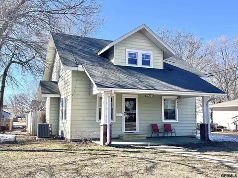 120 N 12th St, Geneva, NE 68361