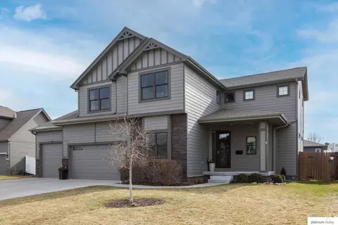 17225 Chutney Dr, Omaha, NE 68136