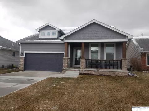 2106 Hedgeapple Rd, Plattsmouth, NE 68048