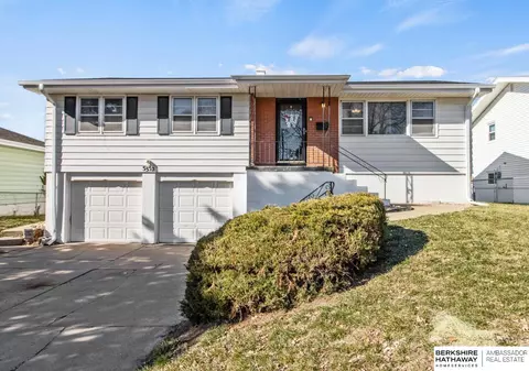 5552 N 61st St, Omaha, NE 68104