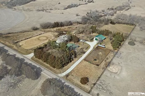 12336 E Plum Rd, Wymore, NE 68466