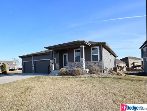 4612 Helwig Ave, Bellevue, NE 68133