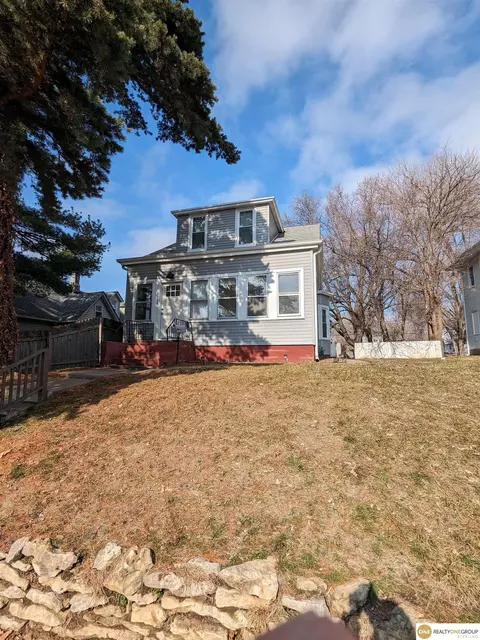4038 Charles St, Omaha, NE 68131
