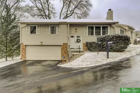 2326 S 118 Ct, Omaha, NE 68144