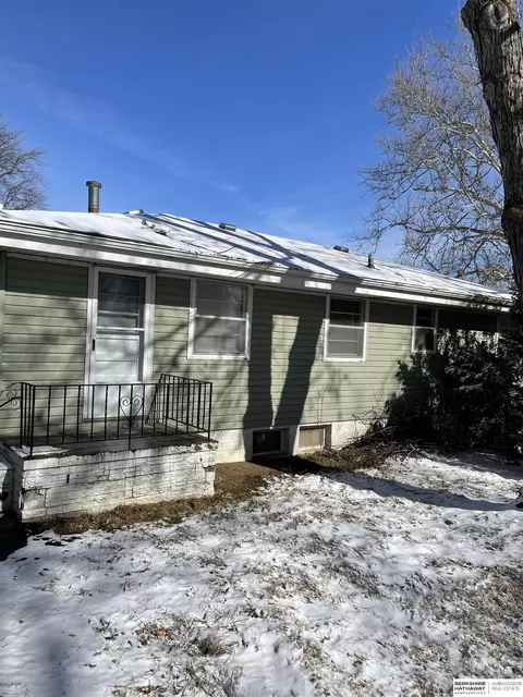 Exterior - 3605-07 Ernst St, Omaha, NE 68112 photo 4 of 6