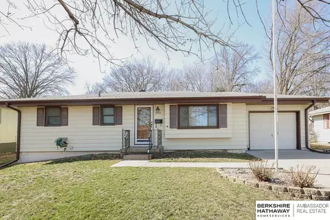 5018 S 121st St, Omaha, NE 68137