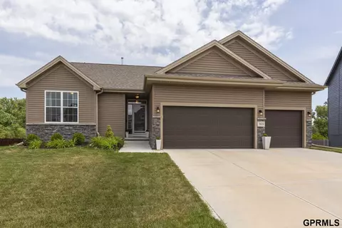 7623 N 170th St, Bennington, NE 68007