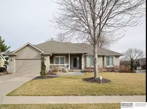 20804 Sequoia St, Omaha, NE 68022