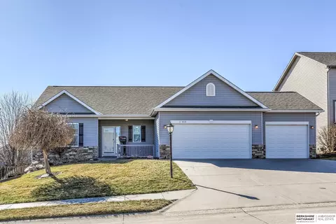 17559 Taylor St, Omaha, NE 68116