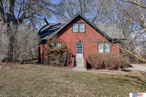 7524 Graceland Dr, Omaha, NE 68134