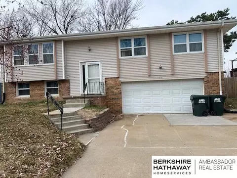 7318 Thorn Apple Ln, La Vista, NE 68128