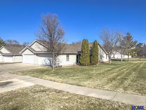 1800 W S St #1, Lincoln, NE 68528