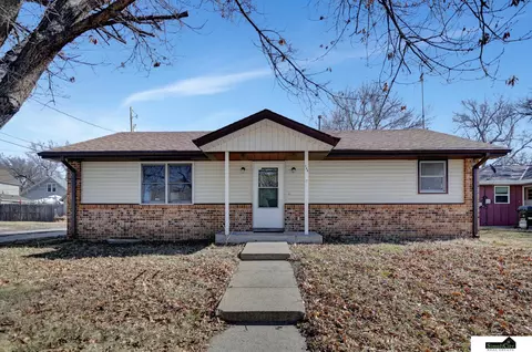 740 Chestnut St, Syracuse, NE 68446
