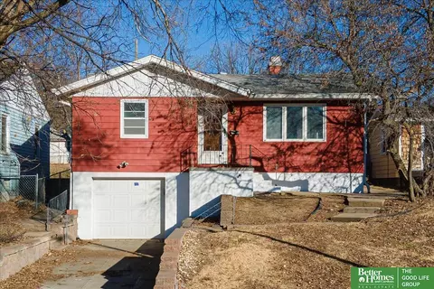 2325 N 70th St, Omaha, NE 68104