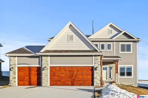 17710 Rampart St, Omaha, NE 68136