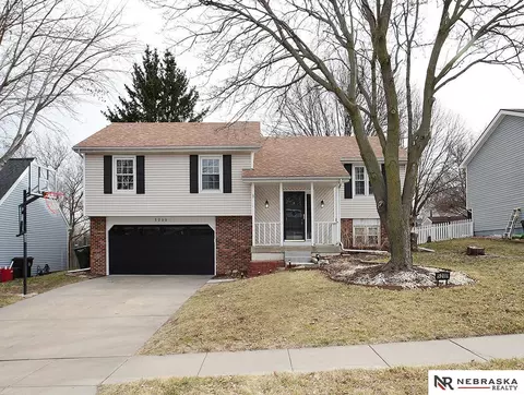 5200 S Bristolwood Ln, Lincoln, NE 68516