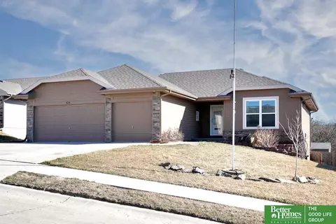 424 Eastwood Dr, Louisville, NE 68037