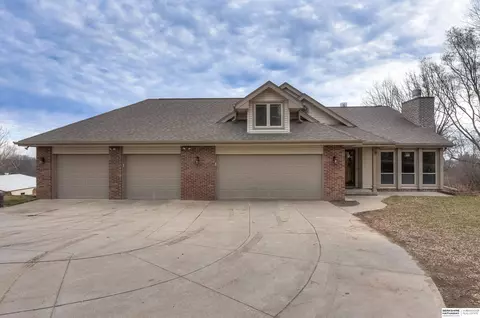 6694 Northridge Rd, Fort Calhoun, NE 68023