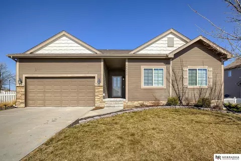 20232 Crystal Ave, Gretna, NE 68028