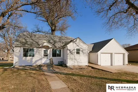 205 Kansas St, Murdock, NE 68407