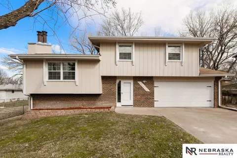 13518 Grissom St, Omaha, NE 68138