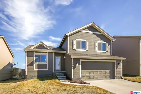 7643 N 144 Ave, Bennington, NE 68007