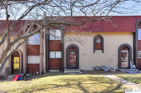 5212 N 105th St, Omaha, NE 68134